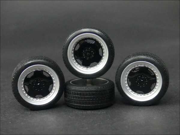 1:18 Mercedes 300 CE AMG Rim & Brake Set